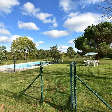Holiday home Vintage In Besse With Swimming Pool Saint-Pompont