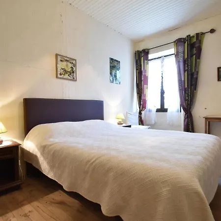 Holiday home Vintage In Besse With Swimming Pool