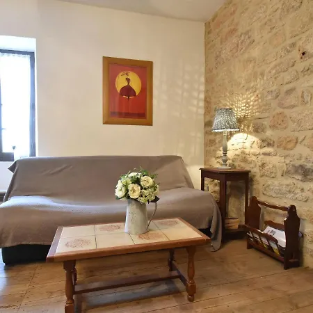 Holiday home Vintage In Besse With Swimming Pool Saint-Pompont